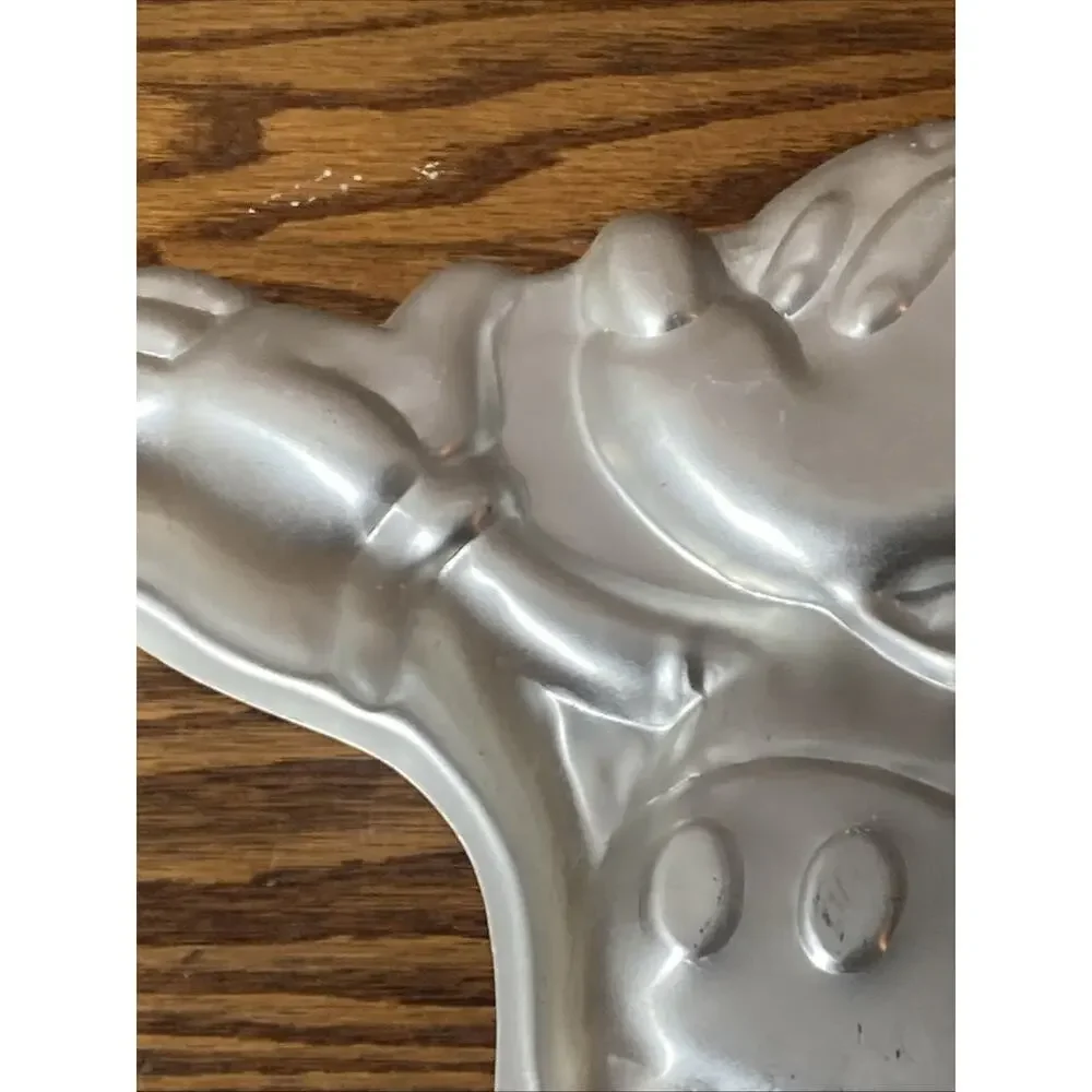 Vintage 1995 Mickey Mouse Baking Cake Pan